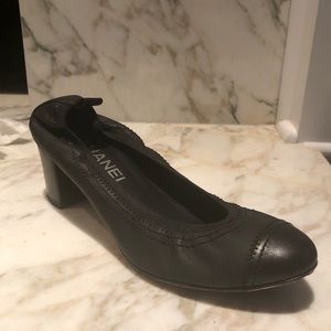 CHANEL Black Cap-toe Elastic Ballet Heel Pumps